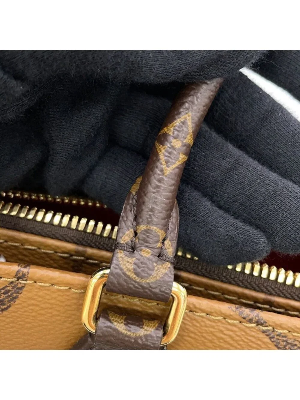 Louis Vuitton Monogram Reverse Giant On The Go East West Chain Tote Bag
